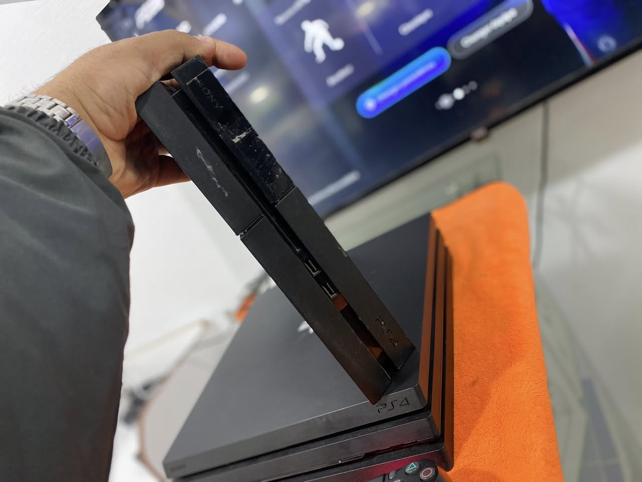 PS4
VERSSION 7.51

500GO 

MANETTE DORIGINE 

PRIX 42000


**إذا كنت صاحب هذا الإعلان وتريد حذفه لأي سبب، رجاءا أرسل رسالة إلى الدعم الفني**