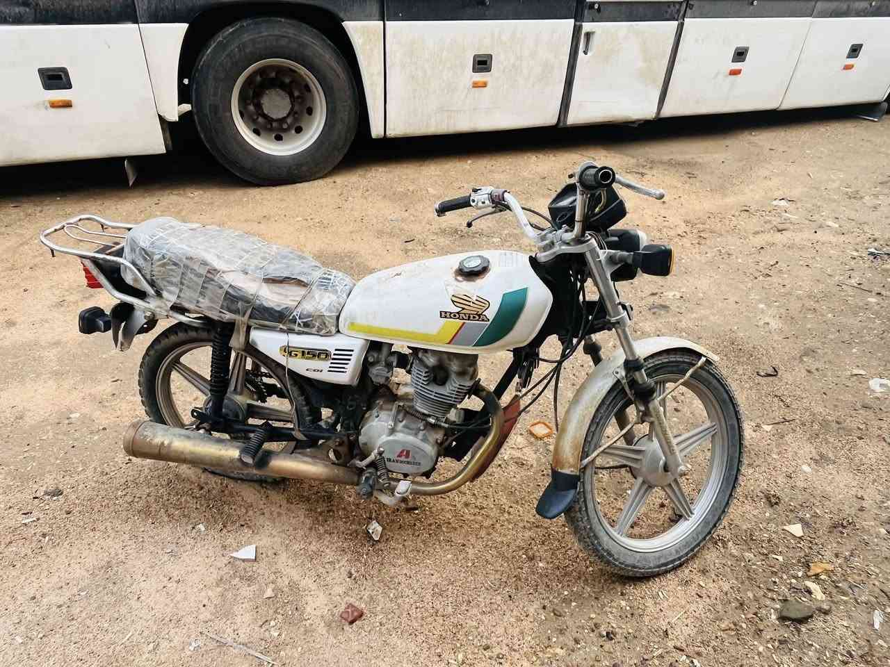 سلام عليكم درجه ارشه نضيفه شغله مكان دبله السعر ٢٠٠وبيه مجال حتلوه مروس بتلفوان اتصال رقم ***********
