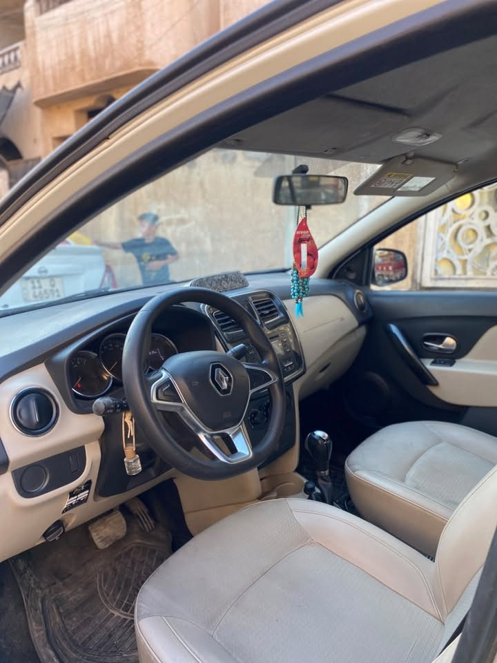 السلام عليكم رينو سنمبل موديل 2019 
مضروبه بس جنطه سياره كامله 
السعر 68 $وبيها مجال التواصل على الرقم ‭***********‬
