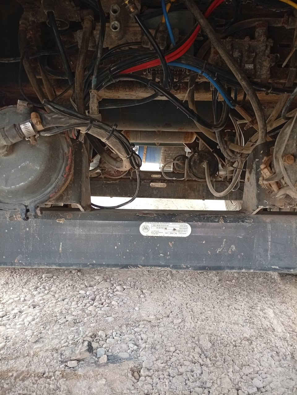 السلام عليكم 
نساف للبيع حمولة 50 طن للبيع ثلاث دناكير تك تاير 
للاتصال على الرقم 
*********** آسيا
