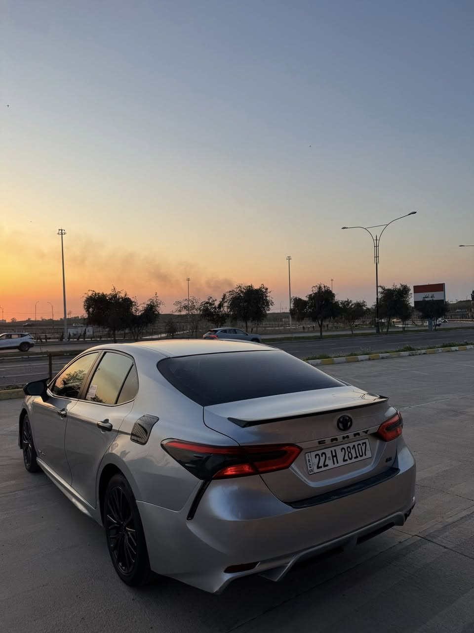 سلام عليكم
تويتا كامري 2018
رصاصي 
مواصفات SE معروف 
سيارة بي شبرين صبغ بونيت و جاملغ سياق شبر صبغ 
بي مكانين صغير بارد 
صورة حادث موجود 
سيارة سيرف كامل مسوين دهن و فلتر گير ديسكات تاخم صرد كامل 
سيارة ماشي 140mil
سعرها 180 بي مجال 
***********
***********
……………………………………………………………
تويتا كامري 2018 
SE
دوو پمةلة لا بونيتي بوياغة لاگل پةلةية لا جاملغةكةي ٢ جيگةي بجوك ساردي هةية 
رةسمي دةعمي دانراوة 
سيرفز كاملي بو كراوة رون فلتةر كير تاخم پيش ديسك 
140mil روشتوة 
سعري 180 مةجالي تياية
