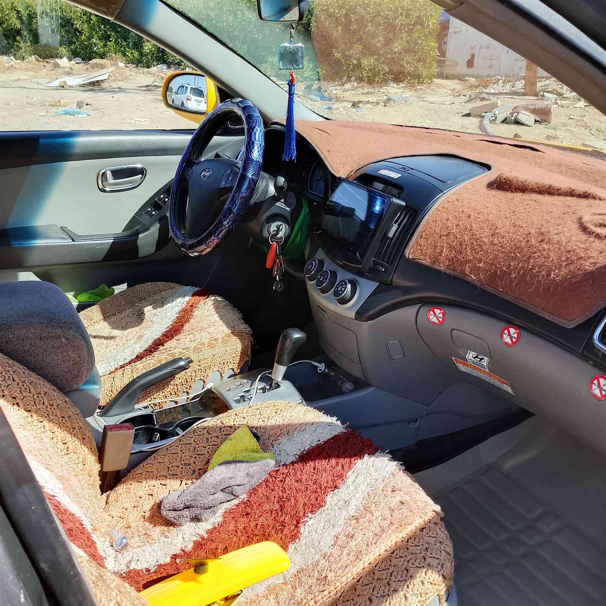 سلام عليكم سياره للبيع النترا موديل 2007 حادث جاملق وبنيد تحويل ذاني يوم تخم تاير صدر جديد خلفي ومامي هيه مصفره وقرامات هم منضومه بيه غاز شقاله فول محرك الفين جديد حاويه كير جديد الله شاهد فول تبريد كبريسر عاطل جان يشتقل فإن قوي مصبوقه جديده فرن سعر 82 وبيه مجال رقم الهاتف ***********
