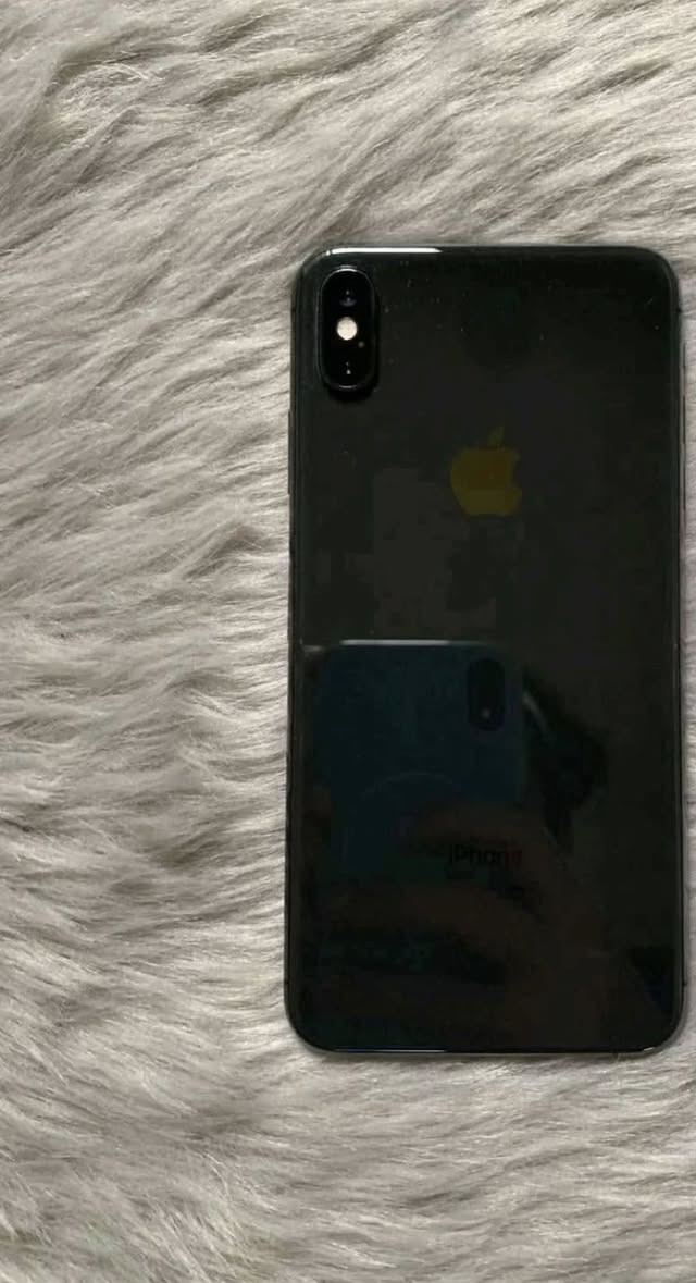 ايفون xsmax. ذاكره 256. جهاز حيل نضيف بطاريه  ١٠٠اصليه  شاشه مال تفصيخ من جهاز لجهاز   بيع او مراوس


**إذا كنت صاحب هذا الإعلان وتريد حذفه لأي سبب، رجاءا أرسل رسالة إلى الدعم الفني**