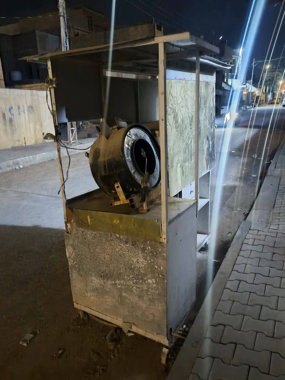 للبيع مكينه حب بعقوبه التحرير خلف مول ماريا السعر ٢٠٠ بيه مجال بسيط مابيه ماطور الرقم ***********
