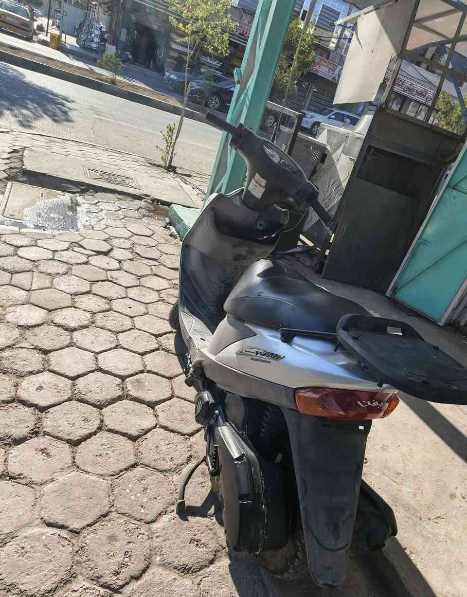 سلام عليكم دراجه ادرس قديم البيع دراجه نضيفه السعر خاص ***********
