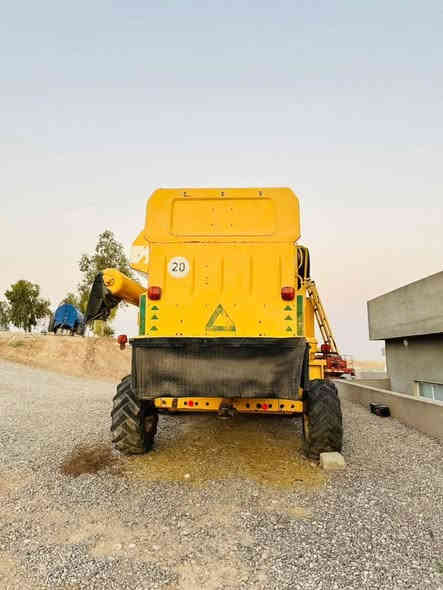 للبيع حاصوده نيو هلندى حجم 56 ده بل درام هايدرو ٥بلم تبله 15 حاصوده نضيف ***********
