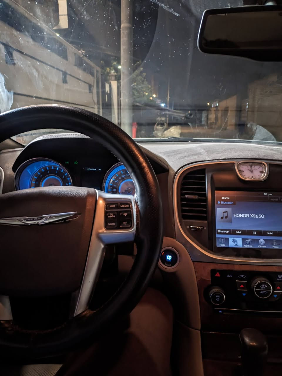 سلام عليكم
أدوات أدوات بدون كص
كرايسلر 300 فول مواصفات c موديل 2011
مواصفاتها
*بانوراما
*كشن خزن
*كشنات الاماميه تدفئه وتبريد الخلفي تدفئه
*ستيرن كهرباء
*كامره خلفيه
*مرايات قلاب 
*حساسات امامي خلفي
*رادار امامي
*نقط عمياء
*ويل حجم 18 تايرات نص عمر
*غرفه جلد لون بيجي
 محرك V6 3600
كير محرك اكسل مكفولل
حداديه الاماميه 80٪
حداديه خلفيه 70٪
رايدها ب95 وبيها مجال بسيط
مكاني بابل
***********
