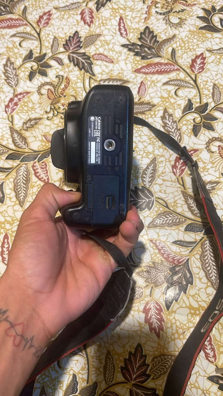 كانون D4000
عدسة ١٨-٥٥
رام٣٢ سانديسك الاصلي
حزام
بطاريه
شاحنه الاصليه
السعر خاص


**إذا كنت صاحب هذا الإعلان وتريد حذفه لأي سبب، رجاءا أرسل رسالة إلى الدعم الفني**