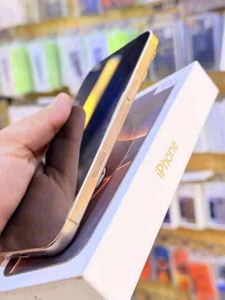 ايفون 16برو ماكس ذاكره 256بطاريه 100‎%‎جهاز بمعنه كلامه نضيف هوه جديد سوه لوان مميز ضمان وكاله ماستر يعني عربي شرق اوسط اصلي لا مفتوح ولا مصلح ملحقات كامله ضمان 5ايام من مركز سعر 1425الف قفله من الاخير 
بغداد البياع شارع عشرين مكتب ماستر للمبايل 
***********
