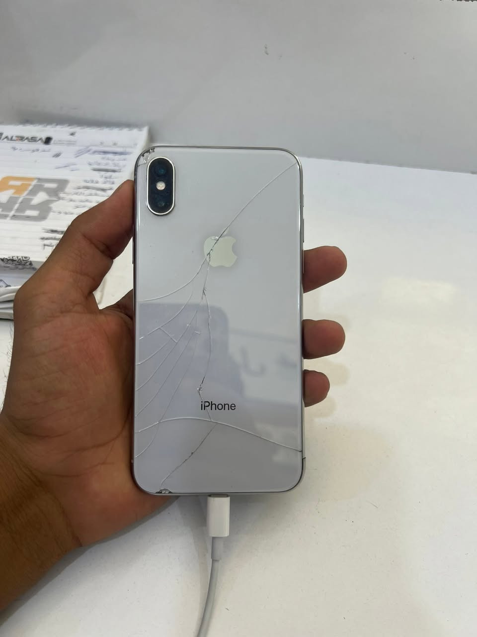 ايفون  
اكس اس 
ذاكره265
بطاريه81
شرق اوسط 
ما مفتوح جهاز 
(خلل مالته شاشه بيها فطور ما ماثر ومفطور ضهر فيس ايدي لا يعمل) 
بسعر 80 الف 🔥🔥😍
ويا كيبل شحن ولزكه
مكاني كربلاء حي العامل***********

