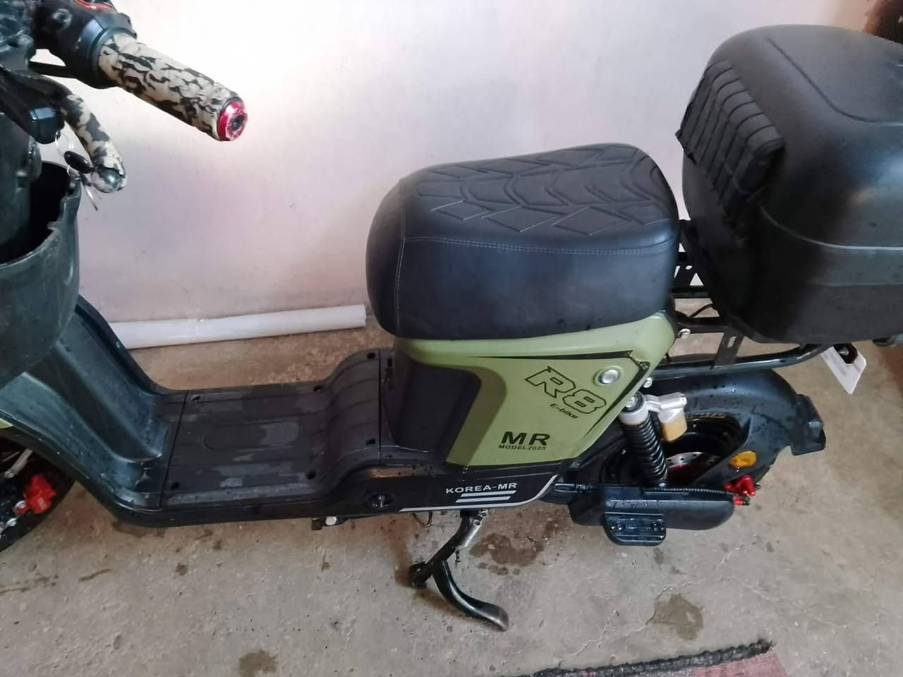 السلام عليكم
دراجة ار 8 
5 بطاريات كبار 
دراجه نضيفه 
السعر وبقيه مواصفات خاص


**إذا كنت صاحب هذا الإعلان وتريد حذفه لأي سبب، رجاءا أرسل رسالة إلى الدعم الفني**