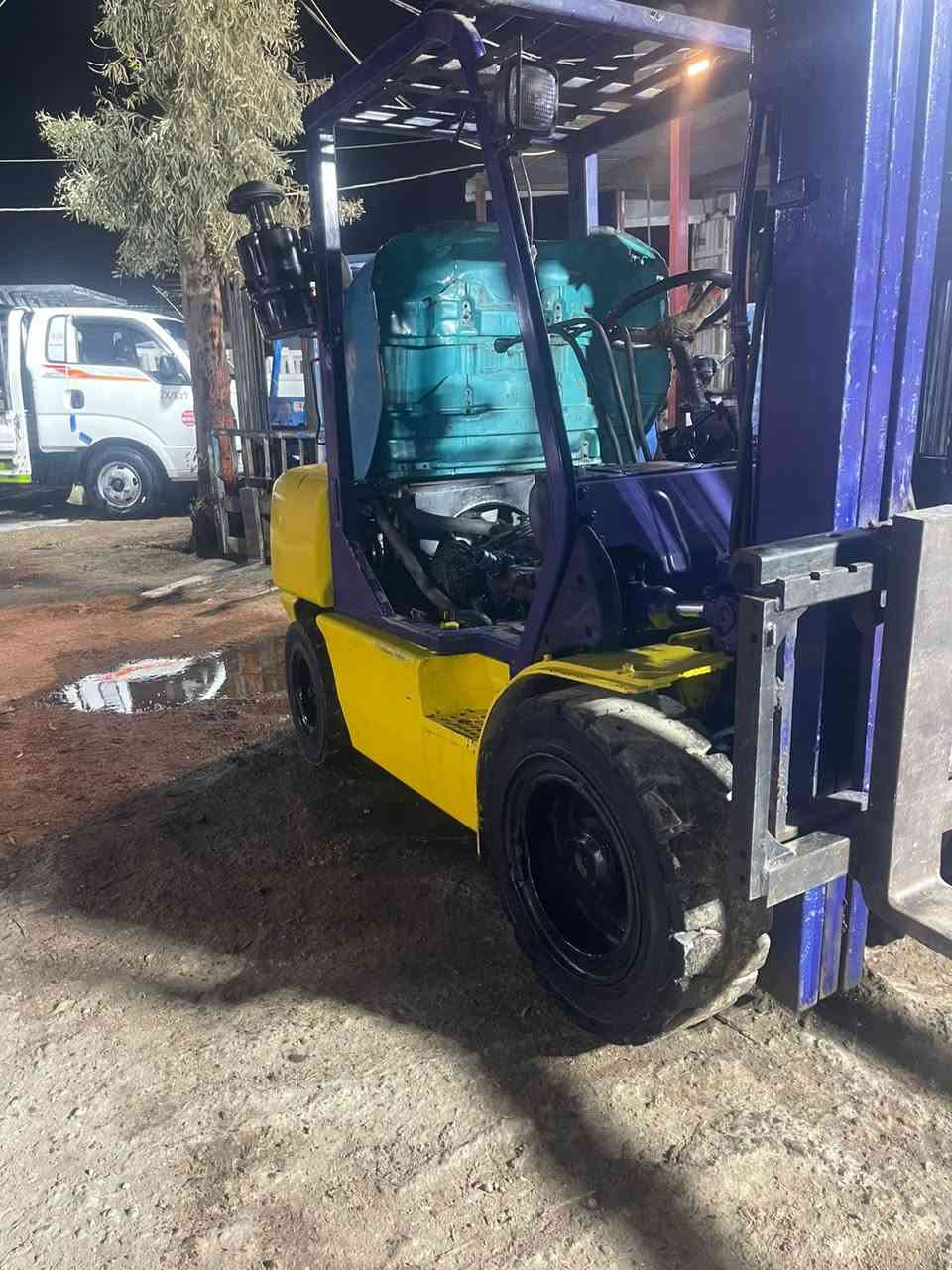 شوكيه للبيع كوماتسو محرك ازوزه السعر48 ورقه المكان البصره الزبير ما متواجد ع الفيس ***********
