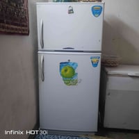 ثلاجه للبيع. حجم كبير .. تجميد وتبريد .كدام العين سعره 200  0770511986...