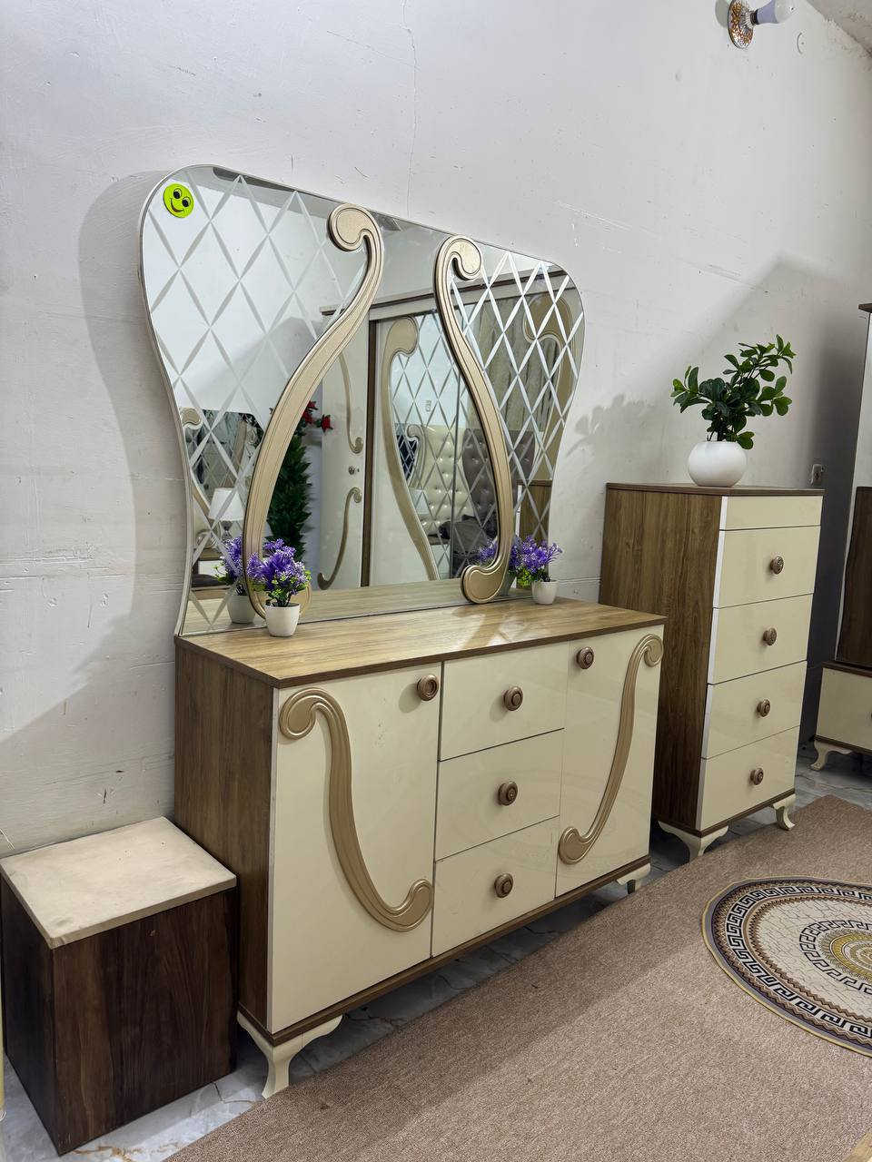 غرفه 9 قطع تركي نظيفه كلش ما بيه اي ضرر العنوان بابل المركز م  ***********
