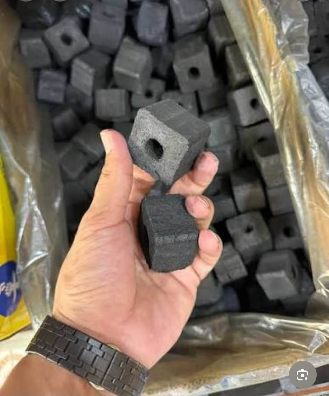 عرض خاص بسعر تنافسي سعر الكيلو 7ابف
فحم طبيعي شرط اصلي 
الموقع مقابيل البان ابو طارق بحي الميثاق


**إذا كنت صاحب هذا الإعلان وتريد حذفه لأي سبب، رجاءا أرسل رسالة إلى الدعم الفني**
