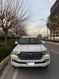 لاندكروز 2021 🇯🇵 ماشي 74 الف مكفولة فقط دعامية صبغ   السيارة حلوة ونظي...