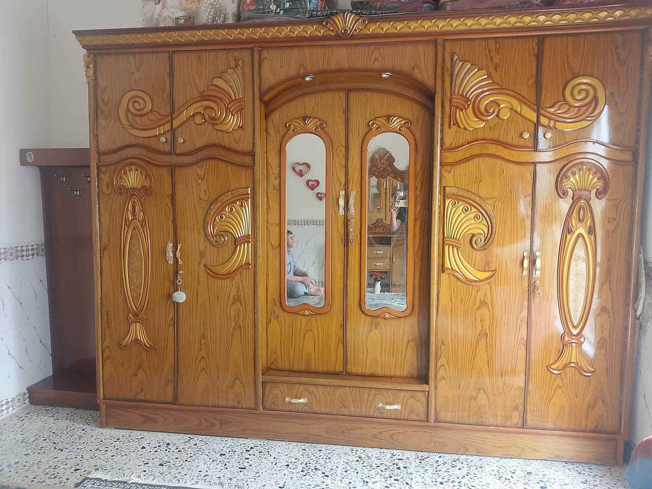 سلام عليكم ورحمة الله وبركاته 
اخوان غرفه للبيع صاج خارج وداخل حطاطه السوك نضافه 100/95 او 100/100 مثل ماواضح بل تصوير لا سناب ولا فلتر ولله كامره عاديه ونضافه فول مستعمله اقل سنه مال عريس كنتور قاطين زاويه كنتوريه قاطين  جربايه حطاطه وسبع رجلين. مكان بغداد اليوسفيه سعر 700 وبيه مجال وشراي يؤمر امر 
للتواصل خاص موجود وهاذه رقمي 
***********
***********
