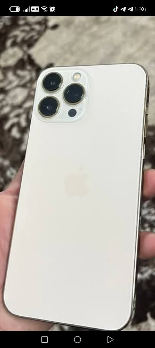 السلام عليكم
ايفون١٣ برو ماكس ذاكرته ٢٥٦ بطاريه ٨٩ جهاز يخبل كلشي ممبدل بي نقطه بالشاشه موضحه وبالتحديث طلع اشعار فقط سعره ٥٣٥ وبي مجال للشراي
