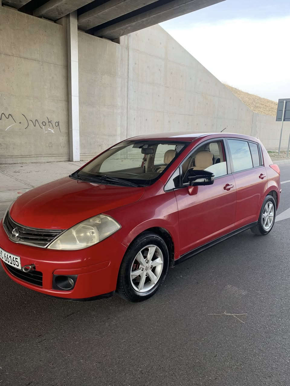 نیسان تیدا مۆدیل ٢٠١١ دوپارجە هەیە بۆیەخ بی شۆری پشت پیش کەپس دوسی جی ساردی هەیە سەیارەکە خاوینە ١٩٠هەزار رۆشتووە *********** 
نرخ ٩٢ وەرقە
