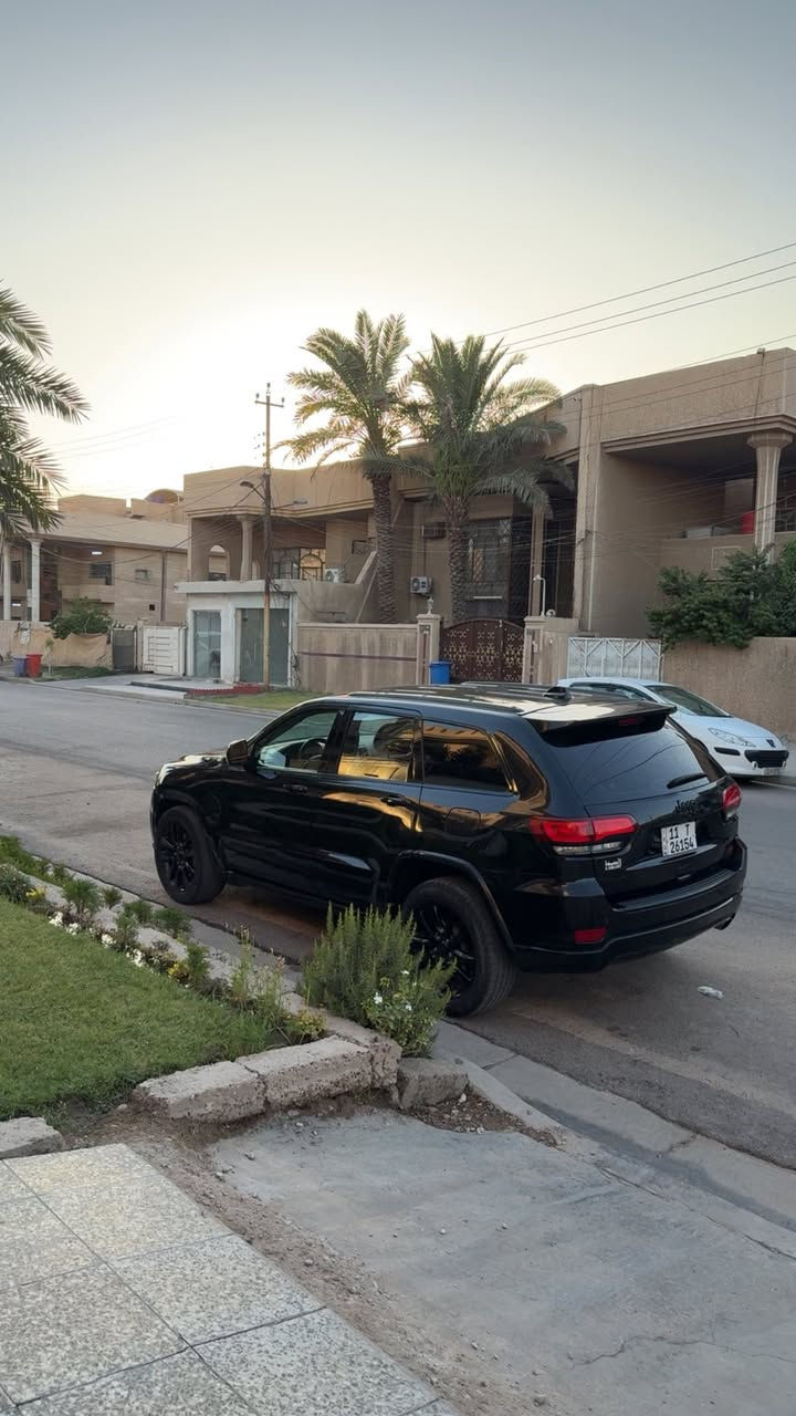 للبيع جيب بلاك توب موديل 2018

✅ الممشى: 130 ألف كم
✅ المكينة والگير بحالة جيدة جداً
✅ السيارة بيها قطعتين فقط (جاملغ وبنيد)
✅ يوجد بارد بسيط جداً في الجاملغ الخلفي جهة اليمين

💰 السعر: 185 وبيها مجال 

للاستفسار ***********
