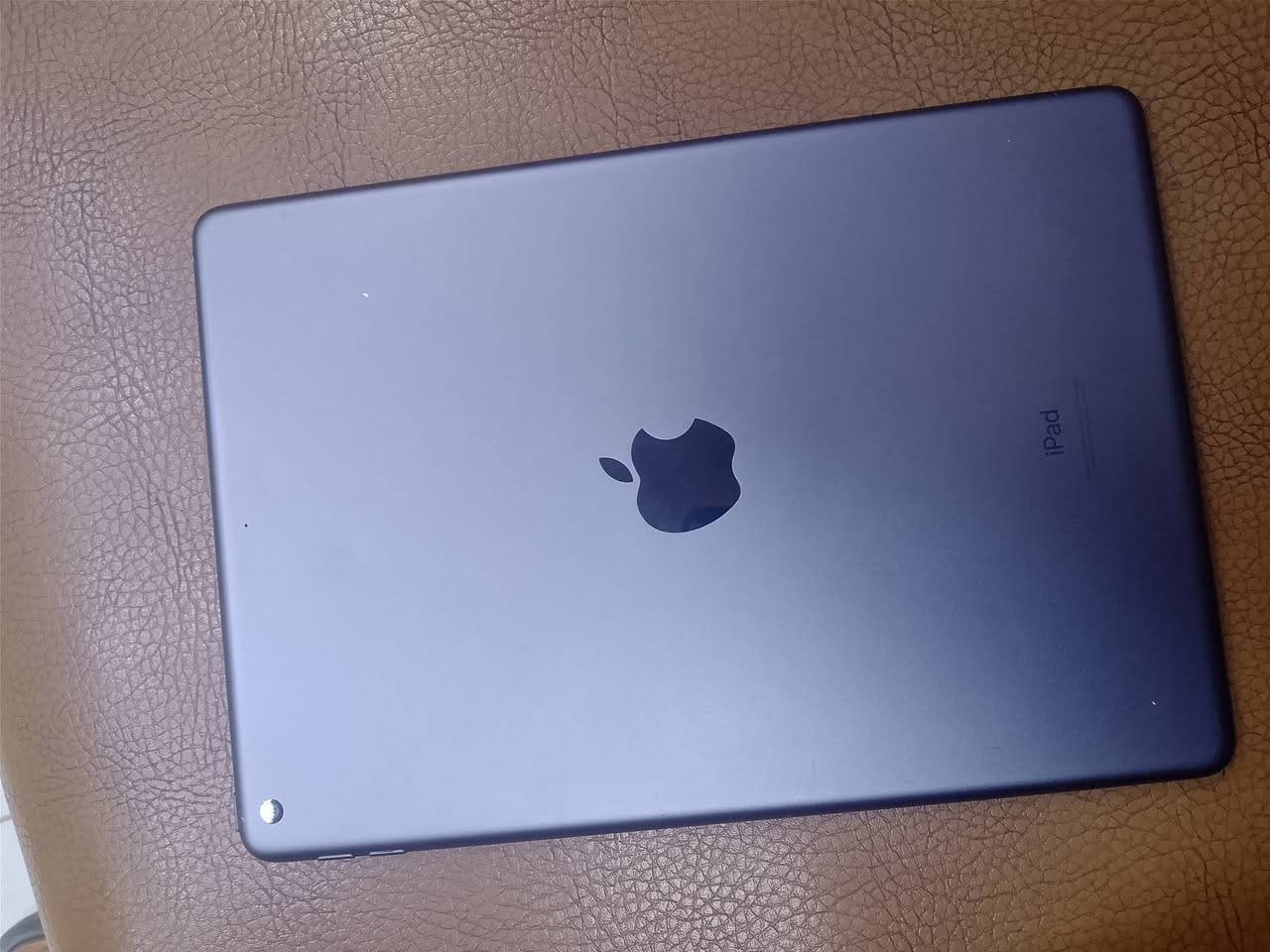 أيباد للبيع 9 ذاكره 64 جهاز نضيف يخبل رقمي للتواصل واتساب ***********
