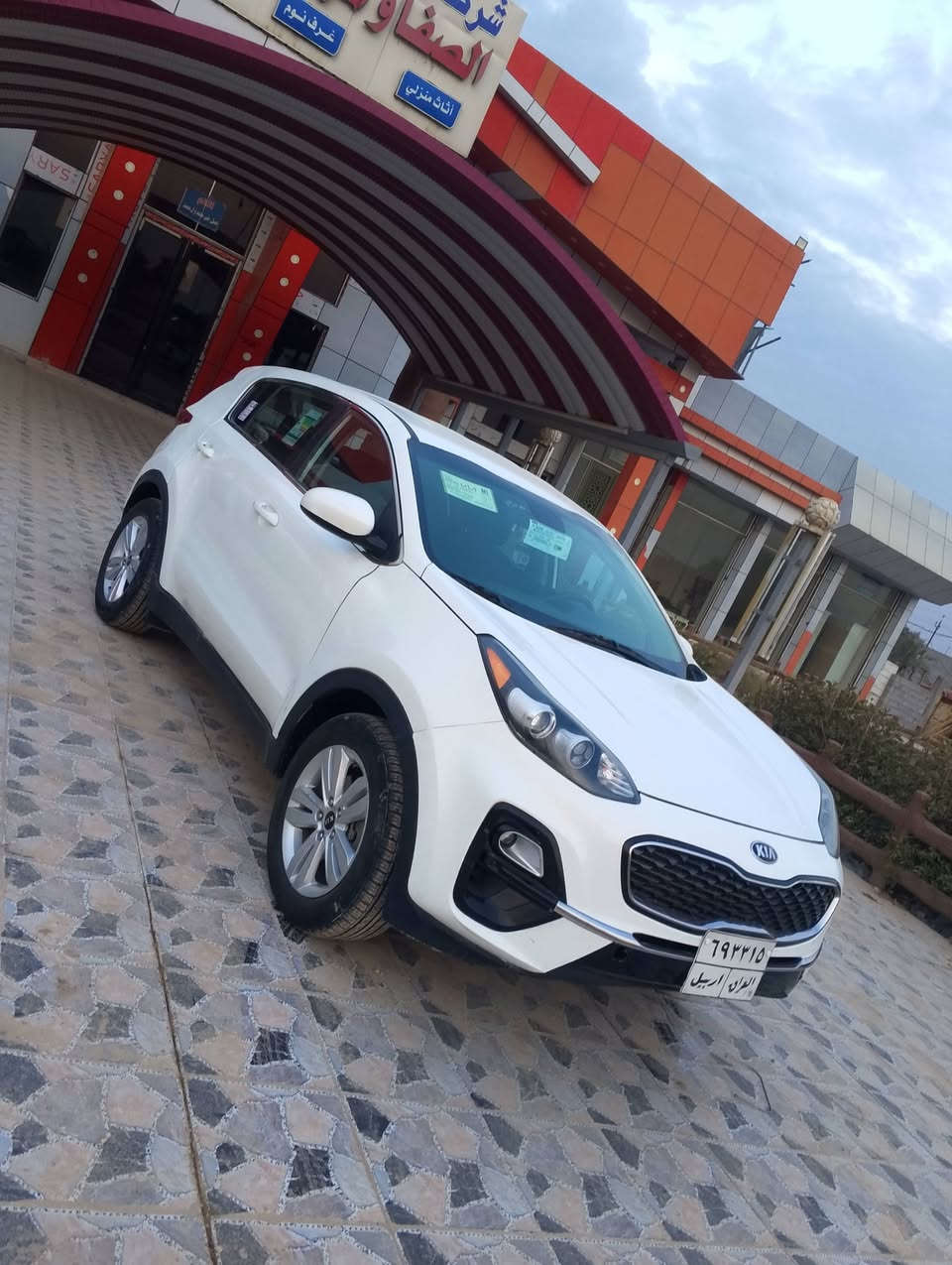 السلام عليكم سبورتج للبيع موديل 2019 سياره جديده مكينه وكير كفاله سياره تخم تاير جديد تبريد ثلج السياره كلش حلوه وجاهزه زنون السياره ماشيه 83 سياره جاهزه رقم اربيل  سعر130 وبيها مجال المكان واسط العزيزيه رقم الهاتف ***********. 🚘
