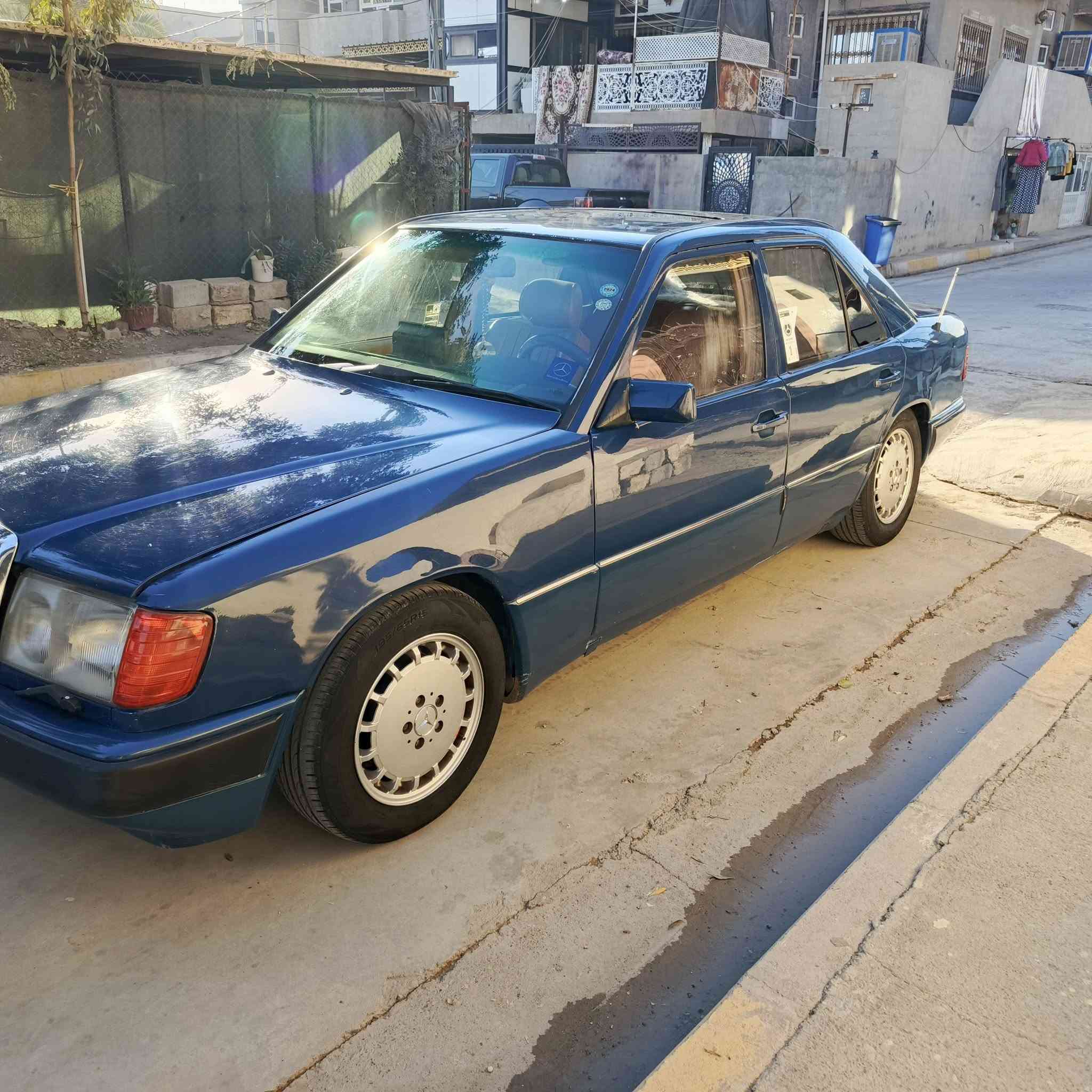 اعاده النشر بسبب وعود الكاذبه
مرسليس دب للبيع 
بدون دواخل بدون ضربه 
 كير محرك بطه 3000الف صباغ جماليه فقط
قواعد ع بلاد 
تبريد +تدفئه
دواخل جلد 
شاشه ايبات 
السعر 65وبي مجال قليل 
سنويه لحد 2030
سياره ب أسمي شرط تحويل 
***********
