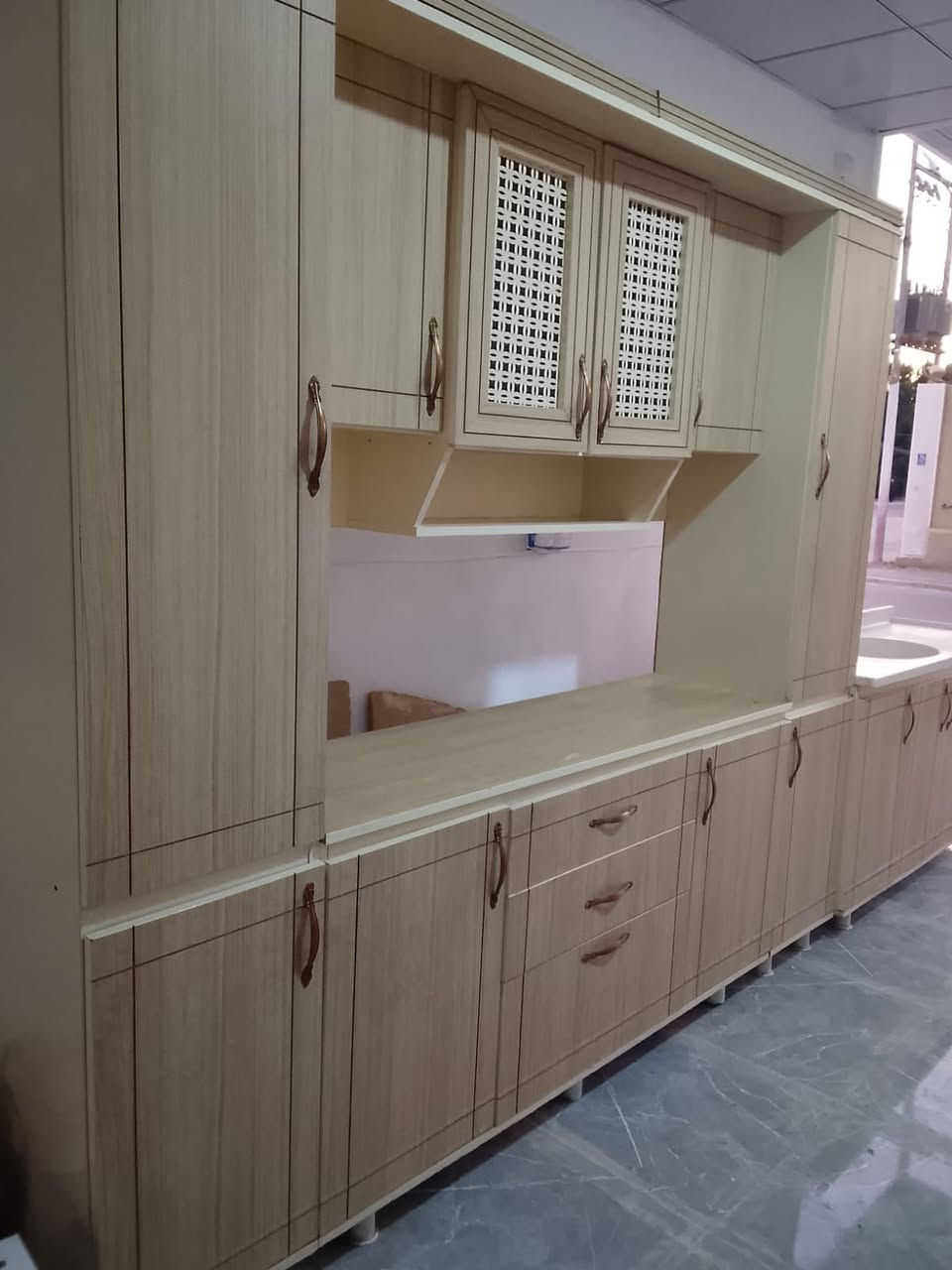 كاونتر 3 قطع السعر 350 الف بي مجال 
عنوان ضباط الثانيه
للاستفسار ***********
