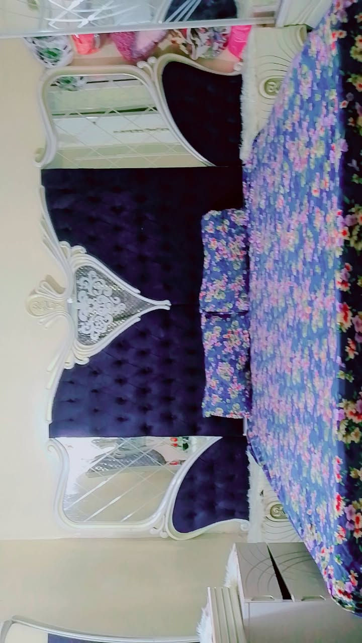 غرفه نوم تركيا البيع سعرها 450 الف بيها مجال ‏‪***********‬‏
وافق ادمن حبي
