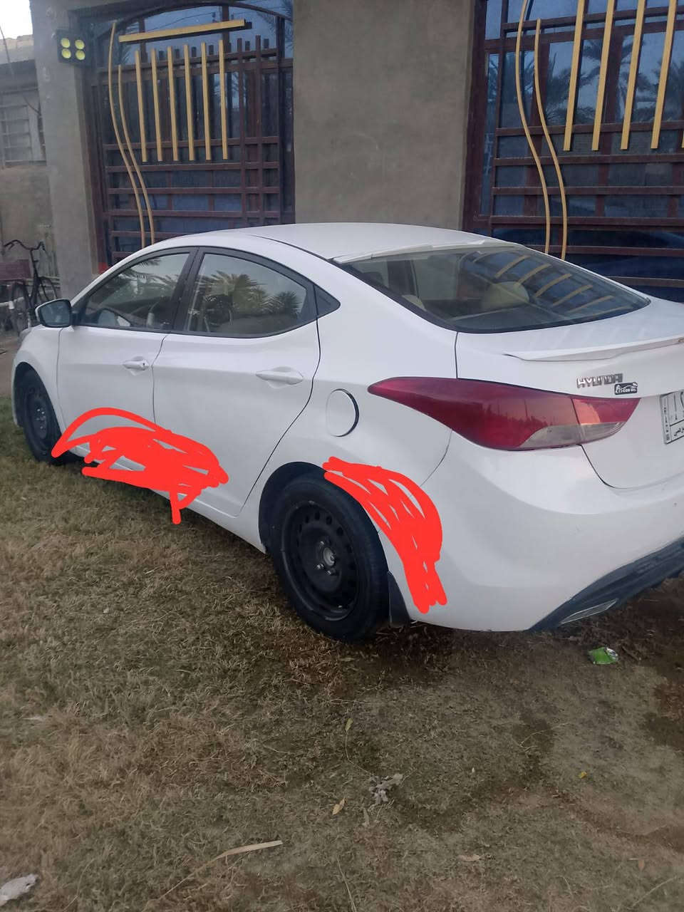 النترا للبيع موديل 12 فول عده الفتحه  السعر 95 وبيها مجال حداديه حلوه تبريد شغال كير جيد  تخم تاير  تبريد لمس  بسعر السبكتره اريد اخرب السوك ***********
