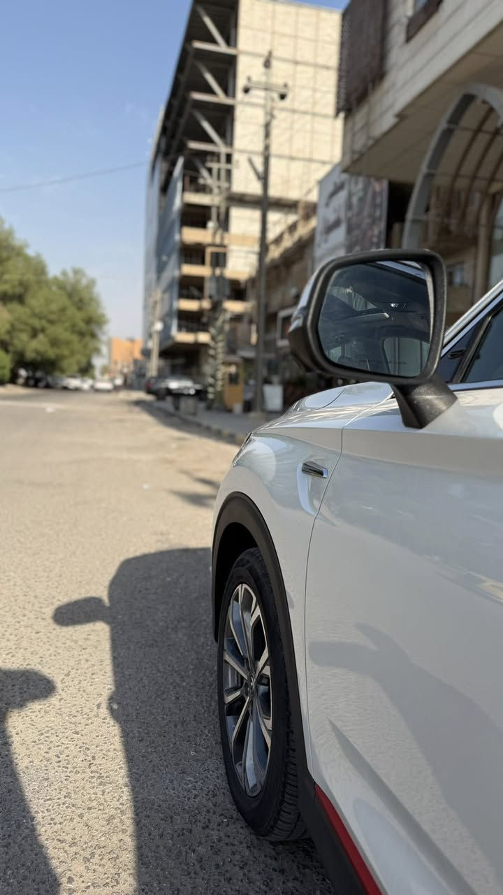 للبيع شانجان CS85 موديل 2024
السعر ((( 28 مليون وبيها مجال ))) 

- رقم السيارة: بغداد
- الموديل: 2024
- المسافة المقطوعة: 34،000 كم فقط
- اللون: ابيض لؤلؤي
- الحالة: خالية من الحوادث والبارد ( كفاله عامه ) 
- الصيانة: جميع الصيانات الدورية داخل الوكالة الرسمية Changan البخيت 
- الفئة: فول أوبشن تشمل كل مواصفات الراحة والأمان والتكنولوجيا .
 • شاشة لمس كبيرة + كاميرا 360 درجة
 • رادار أمامي + تنبيه مغادرة المسار
 • فتحة سقف بانوراما
 • تشغيل بصمة + تشغيل عن بعد
 • تبريد وتسخين مقاعد
 • نظام صوتي قوي
 • إضاءة LED أمامية وخلفية
 • حساسات أمامية وخلفية
 • كراسي جلد كهربائية
 • گير توبترونيك + نظام قيادة متعدد الأنماط
 • مكيف ثنائي المناطق
 • ويل 19 الأصلي
 • محرك 2.0 Turbo بقوة 233 حصان

📞 للاستفسار
 واتس اب ***********
