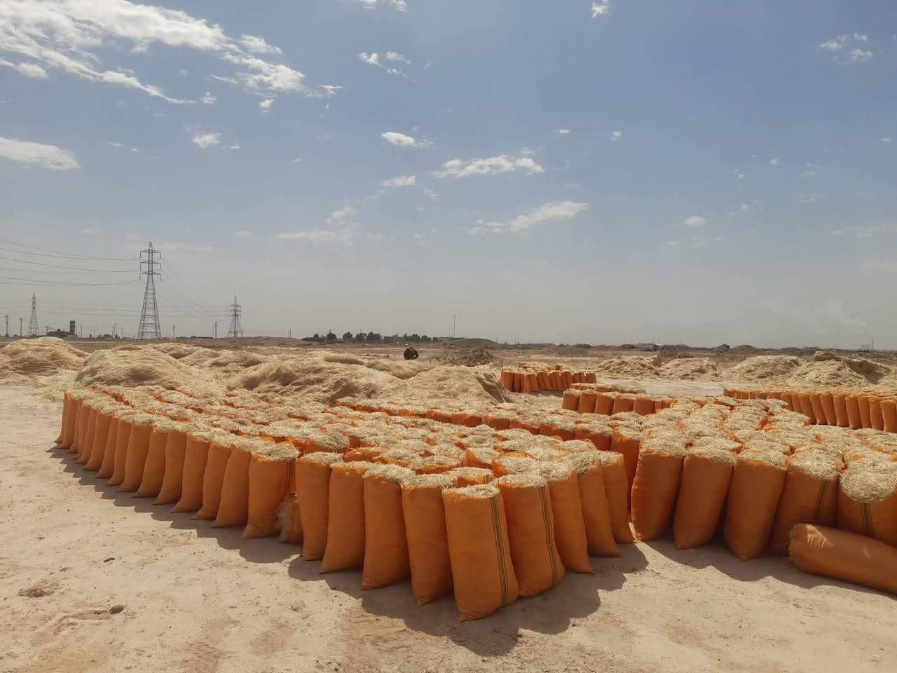 السلام عليكم
يوجد تبن للبيع شليف ابو 60ترس فول يوجد توصيل جميع جميع محافظة العراق  وسعربالمكان 2500 /او الاتصال على الرقم ***********/***********
