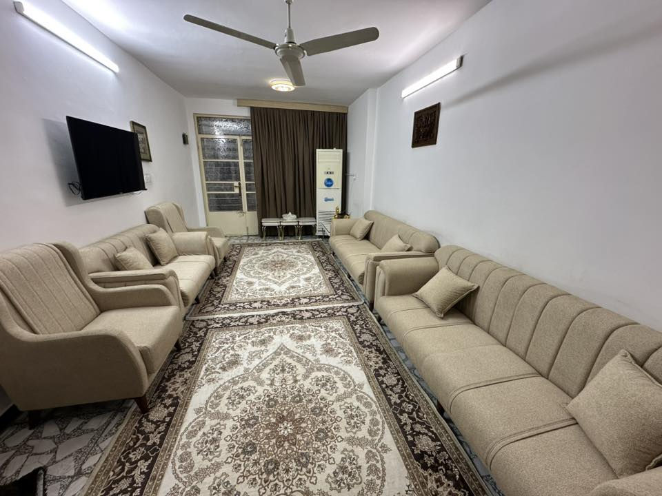 تخم قنفات عراقي جديد ونظيف جدا شغل درجة اولى السعر ٦٥٠ وبي مجال بسيط مكانه المشتل حي المعلمين 
هاتف ***********
