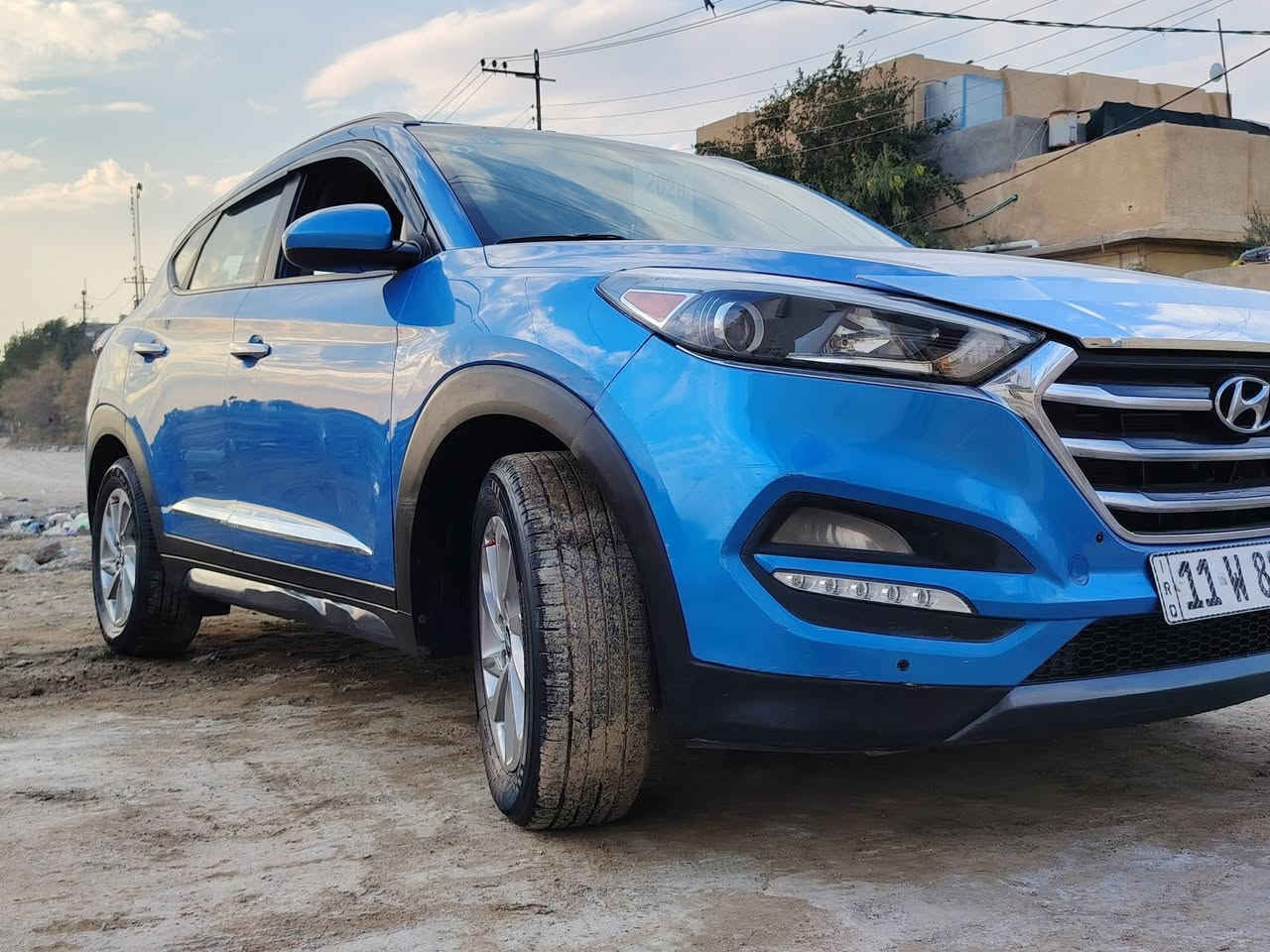 السلام عليكم ورحمة الله وبركاته
توسان موديل 2016 وارد امريكي ضررها بنيد بدون ايرباك وبدون دواخل شرط

ماشي 125

تخم تاير كير ومكينه وصدر تبريد تدفئه مكفول

بيها صار طخه يم البك لايت بالصندوق وصوره الطخه عندي قبل صبغ 

مواصفات السيارت

مكينه جي دي اي 2000 شرط إذا اكو قطره دوانز اني خسار سياره باسمي تحويل مباشر 

ثلاث انظمه قياده
نظام انحدار
نظام مانع تزحلق
كروز سرعه
كشن كهربائي
سياره ترايك للبصره

ع كل عيب

السعر 145 وبيها مجال بسيط مكاني ديالى

***********

شراي اخليك ع راسي مو شراي لاتكسر بحلال مسلم

تحياتي لكم
