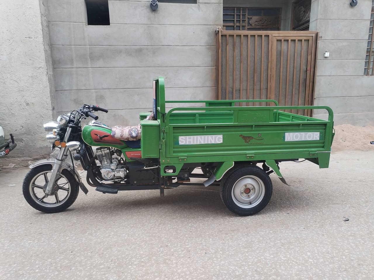 ستوته للبيع موديل 23 طالعه بال 24 ستوته كفاله عامه من كل شيء جديده مكينه ما مفتوحه ابد ستوته زيرو ما متعوبه اوراق اصولي باسمي معرض النور الشراي اتصل على الرقم ويتدلل المكان كربلاء ***********
