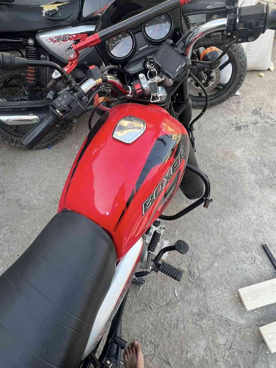 بوكسر 23 اخت الزيرو مرقم سنويه ولوحات قادسيه مشروع وطنيه باسمنه تحويل مباشر شوكت متحب
الدراجه احله من الصور تجي وتشوف ماشيه 22الف
مكاني بغداد المحموديه رقمي ***********
 السعر مليونين ونص وبيه مجال ملاحضه الدراجه مابيه اي نقص شغل وطلع
