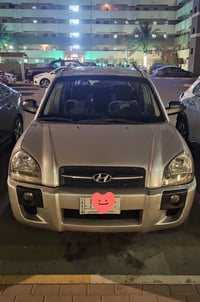 للبيع توسان موديل ٢٠٠٧ خليجي لون سلفر رقم بغداد بأسمنا  محرك ٢٠٠٠ وكير...