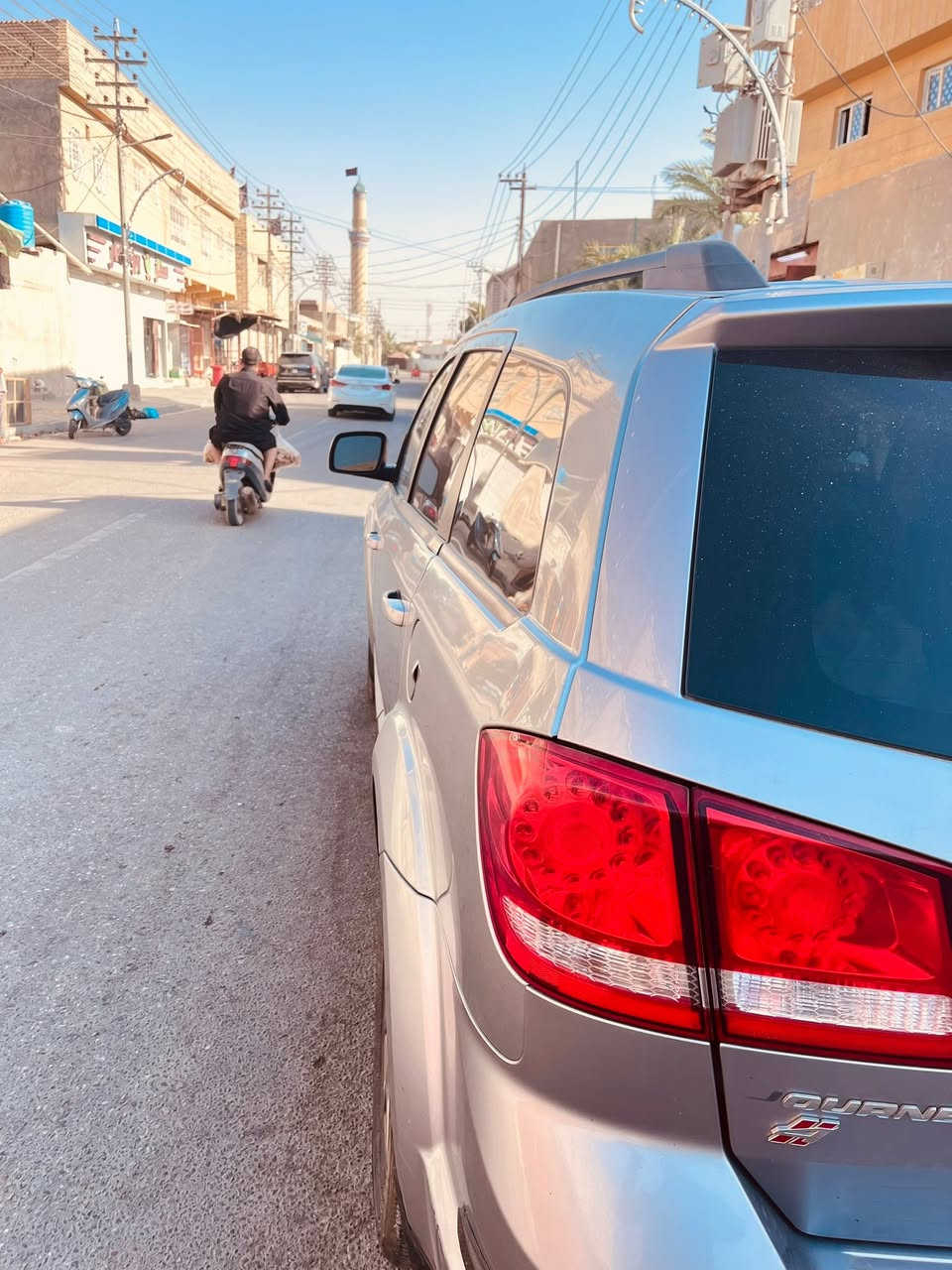 للبيع فقط
دوج جورني موديل 2019 SXT محرك V6 3600
كير ومحرك مكفولات
الموصفات 
. 3 قطع تدفئة و تبريد مركزي مناخين منفصلين 
. نظام مانع انزلاق 
. كروس سرعة 
. دفع ثنائي 
. 7 راكب 
. تحكم مقود 
. داخل جلد  
. هيتر في المري الجانبية 
. بصمة تشغيل 
. بصمات دخول ابواب 
. رسالة ترحيب دوج 
. منفذ شحن USB 
. منفذ AUX
. كشن السايق كهرباء 
. 3 مخازن سريه 
صدر جديد امامي خلفي 
تخم تاير كله جديد 
سياره ما تحط عليه دينار 
سياره مال جناي يعني مال بيت اني جانيها 

السياره رقم دي قار  سنوية 2030 بأسمي تحويل ثاني يوم 
 رقم الشاصي مع الصور ايضاً وتكدر تتأكد بنفسك من الضرر 
السعر 170وبيه مجال بسيط حك الجيه 
مكان السيارة البصره المدينه 
للتواصل او الاتصال على الارقام ***********
0
