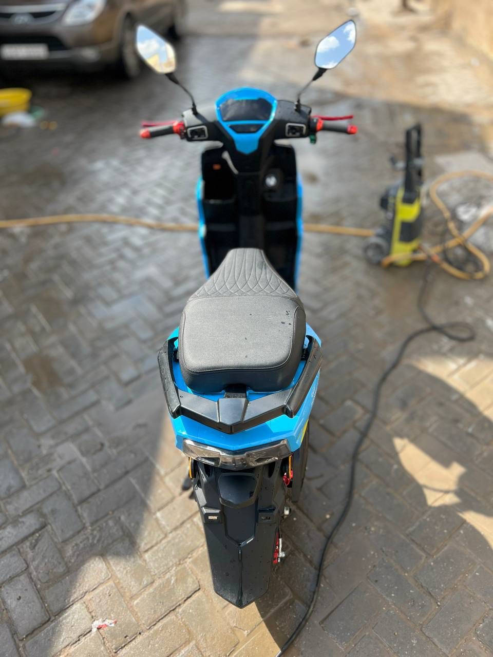 السلام عليكم دراجة شحن سكنس جي تي 
-اربع نمر
-بيها R
-بلوتوث 
-بطاريه ليثيوم
-سرعتها 100
-حجم البطارية 12V
-شاشة الكترويه
-لايتات زنون
العنوان بغداد قرب بانزين خانه الفضيلية
الرقم:***********
السعر: مليون ومية
