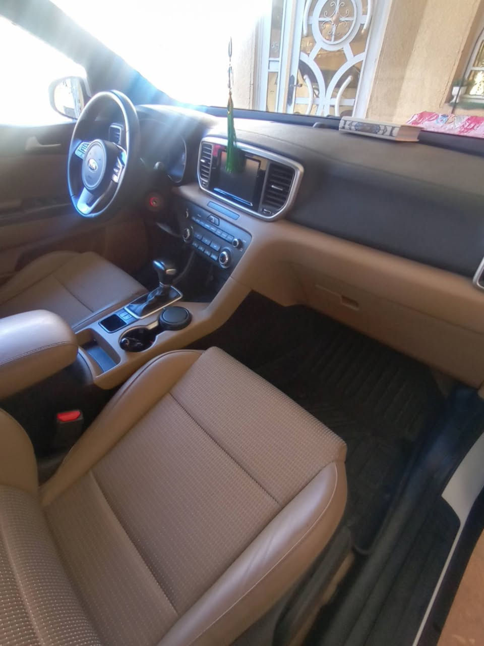 للبيع فقط كيا سبورتج موديل ٢٠ ماشيه ٨٨  كفاله عامه ماعده بارد كد شبر نص فول تحكم ستيرن شاشه اريل رقم بغداد باسمنه تحويل ثاني يوم السعر ٢٠٥ وبيها مجال قليل للشراي للاستفسار الاتصال على الرقم *********** مكاني كوت
