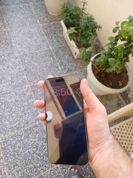 سلام عليكم ايفون 16برو ماكس ذاكره 256 بطاريه 100 ضمان ماستر بعده ما منتهي جهاز ما مفتوح ولا مبدل بي شي فقط بضهر كسر بلحافه كارتونه مالته موجوده السعر مليون و300 بكاني المنصور حي الزهور 
الرقم ***********
