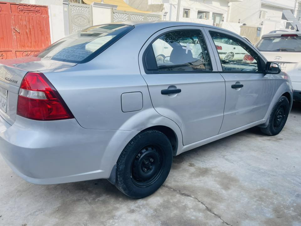 شۆفرلێت ئەڤیو ٢٠٠٩ خەلیجی
بەشەرتی تەحویل
تا سالی ٢٠٢٧ تازەکراوەتەوە
بۆیاغی نیە
مەکینە گەورە
گێر ئۆتۆماتیک
یەک دینار مەسرەفی نیە
مالی دۆستە

گێر و مەکینەی بە شەرت بێ عەیبی
سارد و گەرم ئیش دەکات بە شەرتی بێ عەیبی
چوار تایە تازە

سعری ٦٩ گەلا و مەعمەلە
شوێن کەلار
***********
