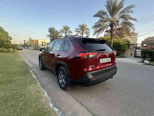 السلام عليكم 

‏Toyota RAV4 2023 XLE 

تويوتا راف فور XLE  هايبرد
دخول جديد و ترقيم جديد 
موديل 2023
ماشية 17 الف   

الحادث بنيد مبدل و مصبوغ تكحيل خشم جاملغ ايسر و ايمن
ايرباك دشبول و دركه
 

حجم المحرك 4 سلندر 
المواصفات :
بصمة ابواب
بصمة تشغيل
الشاشة الجبيره 
تحديد مسار 
رادار أمامي(تحديد مسار)
رادار جانبي (نقاط عمياء) على المري 
رادار خلفي(التحذير من الاصطدام)
تحكم وضعيات القيادة Drive Modes 
ابل كار بلي بلوتوث بدون وياير
اوتو ستارت (Auto start)
اوتو ستوب(Auto Stop)
هاند بريك بصمة
اوتو هولد(Auto Hold) 
تحكم وضعيات القيادة,ECO,NORMAL,SPORT  
مانع انزلاق 
تحكمات استيرن 
وبقية المواصفات المعروفة

سعر: 228  

 للاستفسار
مكان بغداد حي جامعه

‏‭***********

