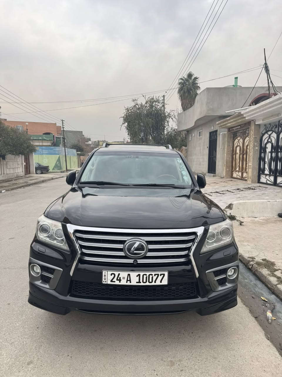 سلام وعليكم عندي لكزس 2014 فول الفول معروفه مواصفات الكزس الي يحب يشتري يخابر السعر 375 (***********
