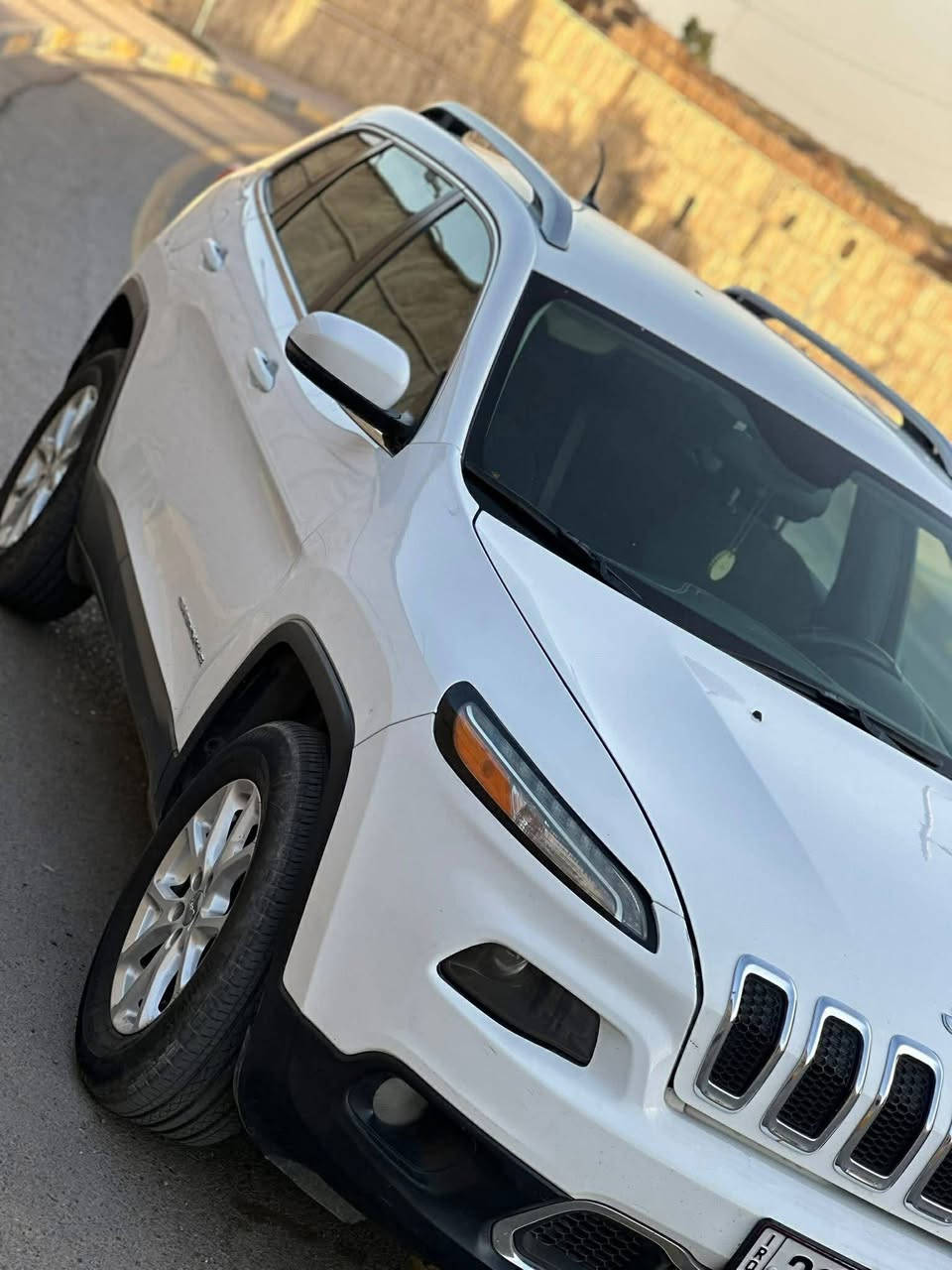 للبيع فقط!!$120 مجالها بسيط
جيب شيروكي موديل 2016
الضرر قطعتين صبغ بوند وجاملغ اليمين بدوون دوااخل
محرك 6 سلندر 3600cc / كير ومكينه بشرط 
رقم أربيل انكليزي
تدفئة وتبريد بلكشنات فول مواصفات عدا الفتحه
كامرة وشاشة بلادي حساس امامي وخلفي
تحكمات بل ستيرن مع مثبت سرعة 
أربعة انظمه قياده
للتواصل واتساب ***********
