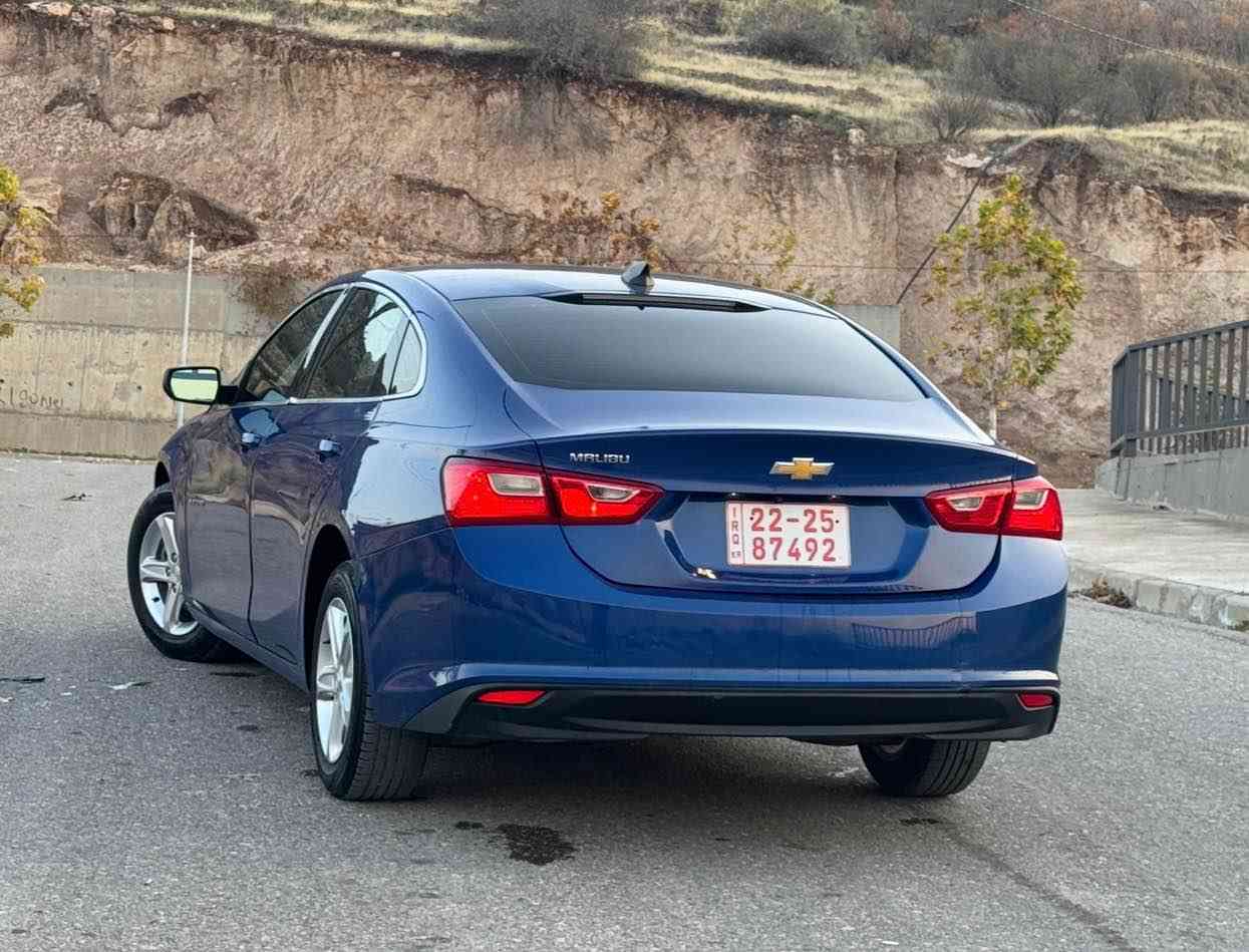 شفروليت ماليبو 2023 للبيع
لون مميز
ماشيه 18 الف ميل فقط

السيارة بجم وصندوق كبس على وضع الشركة
الايرباكات كلها سليمه

السياره جاهزه من كل النواحي 
كير ومحرك وتبريد وكهربائيات كلها مكفوله
حجر بيئه موجود و حتى سبير مانازل بعد 

حادثها بامريكا
فقط باب وجاملغ السايق بدون دواخل
السونار منزلها بالاعلان وصور الحادث موجود

رقم كاتى تترقم دهوك اربيل سليمانيه

مواصفات 
كير اوتوماتيك و عادي 7 نمر
تشغيل بصمه
ابواب بصمه
صندوق بصمه
رادار امامي
تحديد مسار
هندبريك بصمه
اوتو ستوب بصمه
شاشه ايباد جبيره
نظام car play + Android
مسجل Aux USB Bluetooth Cable 
كامره دواره
تحكمات ستيرن جهتين
تحديد سرعه
ستيرن فوليوم
بلاجكتورات ليد
مرايا كهربائيه
نظام تراكشن مانع الانزلاق
نظام ECO اقتصاد البانزين
شاشه عرض الاعطال
ويل كب شركه 

السعر 116 ومجال بسيط
للاستفسار 
كورك : *********** اتصال او واتساب
آسيا : *********** واتساب فقط دهوك, العراق
