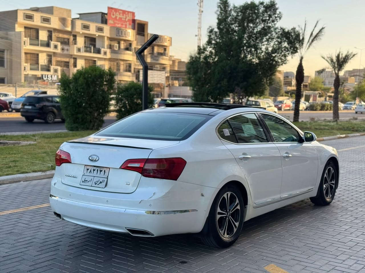 كيا كادنيزا 2012 فول مواصفات
لمتد Vip ملكي 
بانوراما فتحتين 
محرك 3500 
ويل كب 17 
نظام ترحيب خارجي وداخلي ودشبول 
لد بلادي دشبول وابواب 
سستم بلادي انفينتي فول 12 سماعة وبلوتوث 6 اقراص 
بصمة 5 بصمات مع الصندوق 
تحكم ستيرن جهتين 
كروز سرعة قفل 
لايت عالي ناصي زنون 
اضائة داخلية تحت الاقدام بلادية 
تبريد قطعتين 
بردات خلفية بلادية وبرادات ابواب خلفية 
كشنات كهربائية امامية مع خزن ميموري وضع الجلوس
كشن السائق والستيرن نظام ترحيب عند الجلوس 
نظام ترحيب عند الترقب من السيارة 
اشارة بلمري 
شفط المري مع نزول المري عند الرجوع الى الخلف وضع الامان 
حساسات خلفية بلادية 
كامرة خلفية بلادية 
كير اوتماتيك مع كير عادي
الهاتف /  ***********
