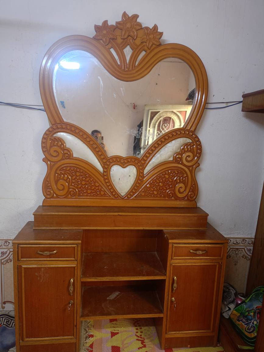 ميز مرايه صاج تزكام موديل حديث السعر 75 قفل بدون مداهر العنوان العمارات الملح مقابيل حي الخضراء قرب مدرسه رقيه الانصاري قرب فلاح المضمد *********** عمارة, ميسان
