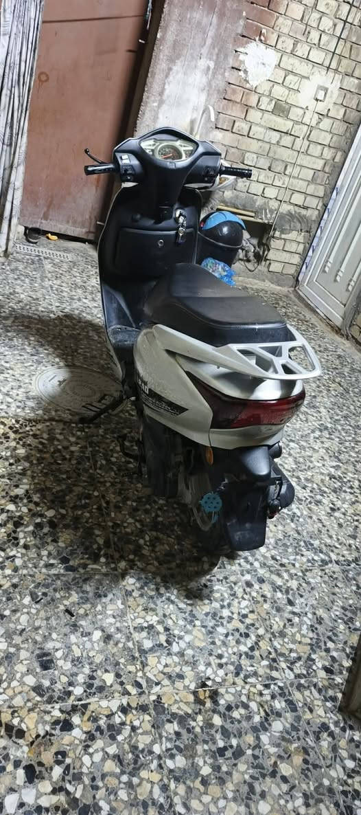 سلام عليكم دراجه البيع نضيفه مابيه اي نقص كلشي شغال بيه شراي يتصل ***********
