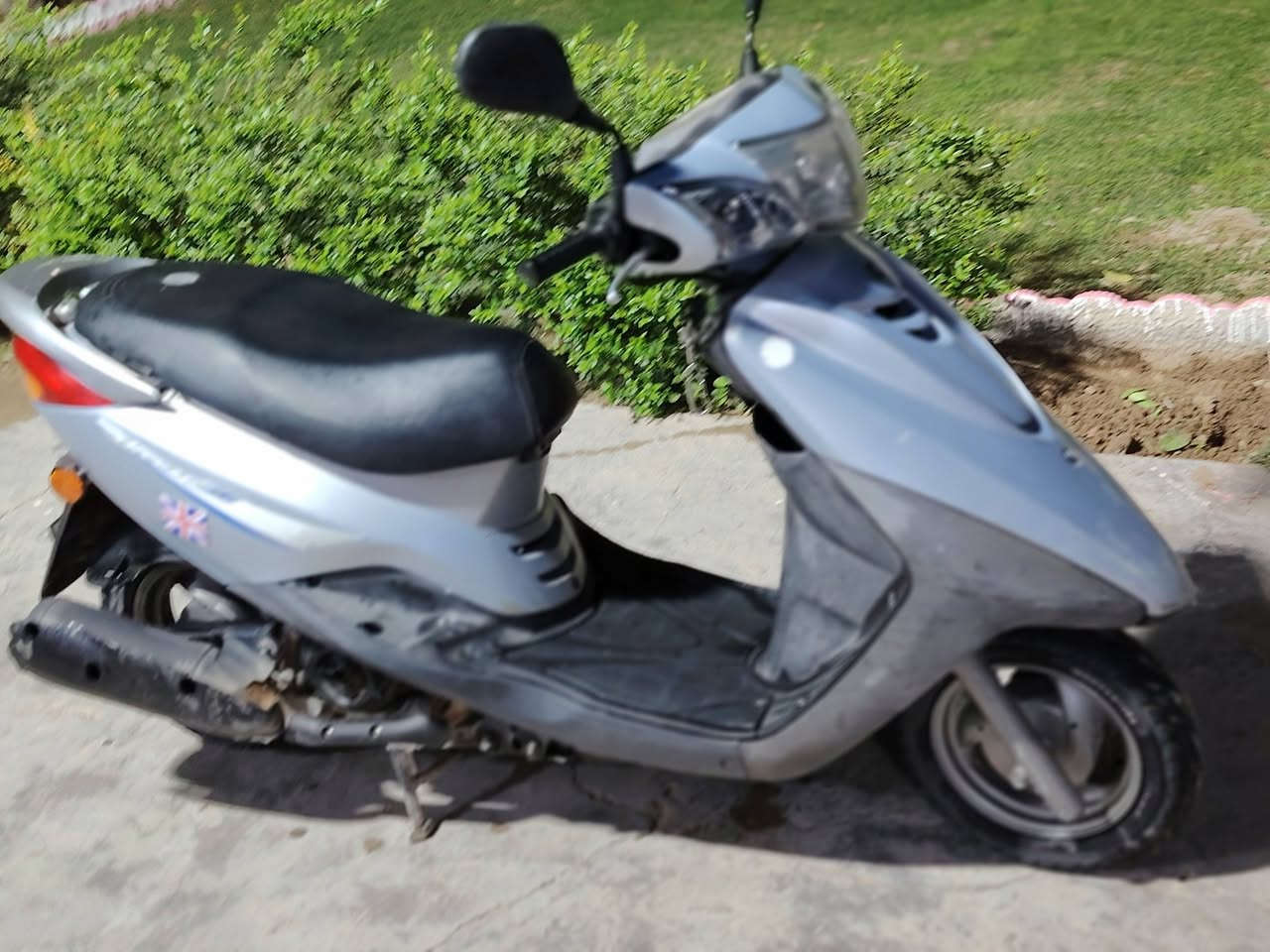 السلام عليكم دراجه للبيع بريز ببغاء. نظيفه جيب فيتر تعال افحص. السعر مليون بيها مجال شي بسيط.مكاني كاظميه. ***********
